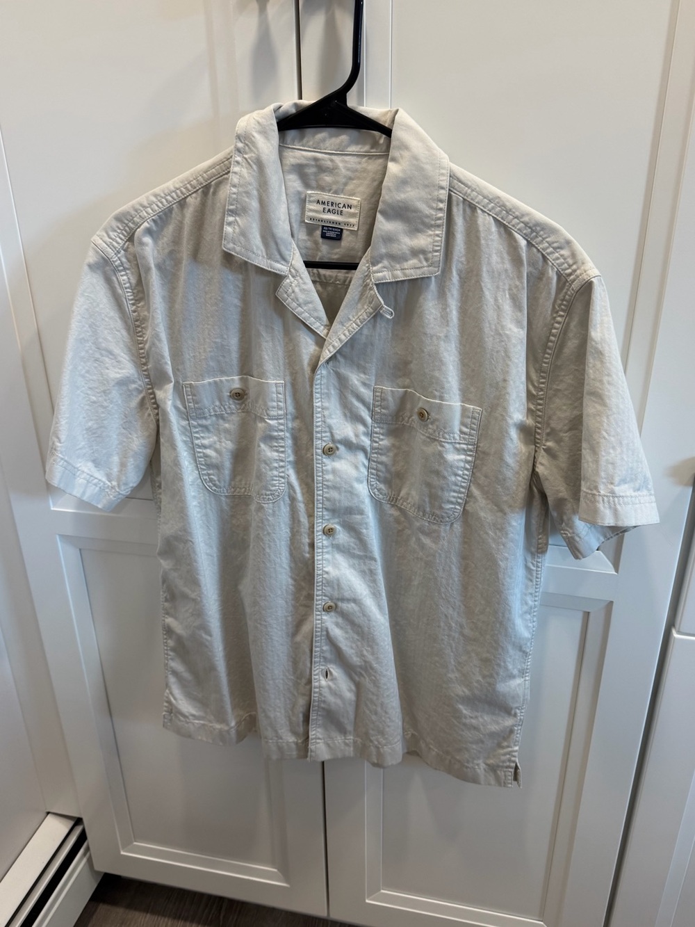 American Eagle Casual Short-Sleeve Button Up Shirt in Light Cream - Picture 3 of 4